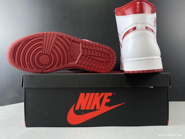 Jordan Red 555088-103 Air 1 Metallic Retro (2017) 0725